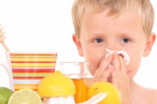 Первые симптомы и лечение простуды у ребенка