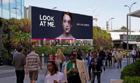 Маркетологи придумали билборды, которые меняются от взглядов прохожих