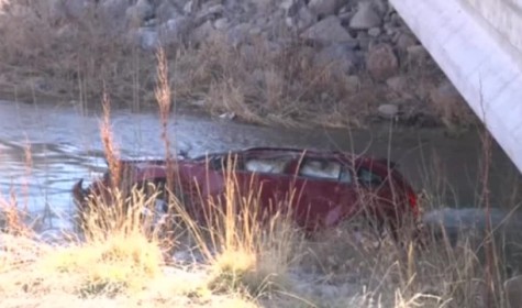 Девочка выжила спустя 14 часов в машине, упавшей в реку