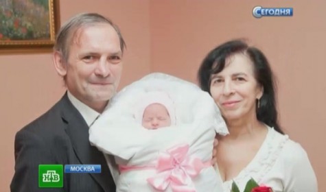 62-летняя жительница Москвы родила Клеопатру