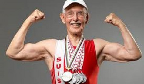 95-летний мужчина установил новый рекорд в забеге на 200 метров