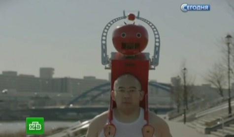 Японская компания разработала робота-кормильца для бегунов