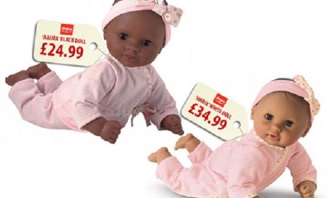 Торговую сеть уличили в расизме из-за разных цен на кукол разного цвета