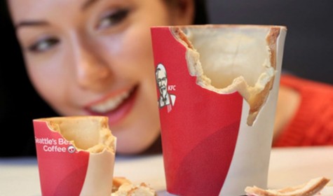 В британских ресторанах быстрого питания появились съедобные стаканы для кофе