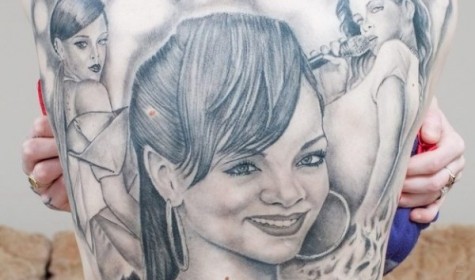 Фанатка Рианны сделала семь татуировок с изображением кумира