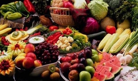 Медики рассказали, что причиной пищевых отравлений зачастую становятся овощи и фрукты