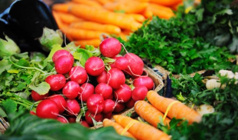 Можно ли уменьшить опасность ранних овощей и фруктов