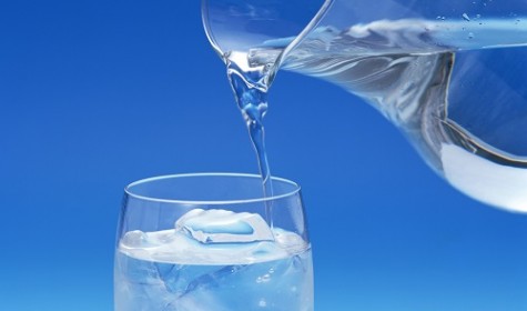 Исследования показали, что стакан воды улучшает работу мозга
