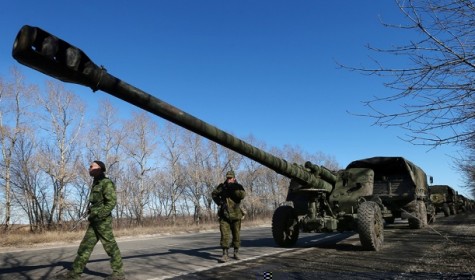 В ЛНР и ДНР уверяют, что отвели тяжелое вооружение от линии разграничения на Донбассе