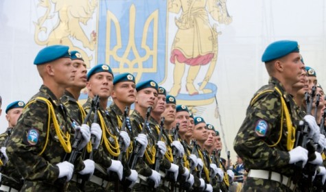 Порошенко ужесточил в Украине ответственность за военные преступления