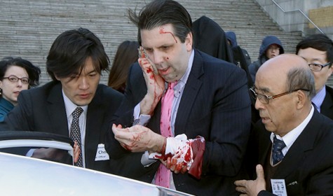 Американский посол подвергся жестокому нападение в Южной Корее