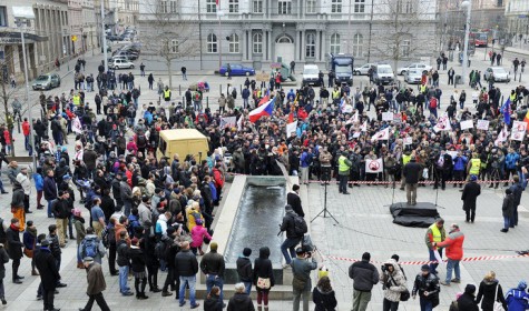 В Праге чехи поддержали Россию митингом антироссийских санкций