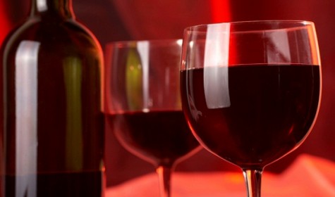 Ученые выяснили, что красное вино помогает сбросить лишний вес