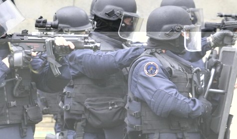 Четыре человека арестованы во Франции по подозрению в причастности к январским терактам